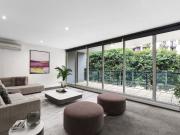 202/4 Chapel Mews SOUTH YARRA