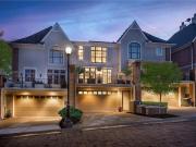 202 W 50th St, Kansas City, MO