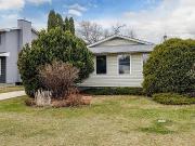 202 Whitegates Cres Beautifully Maintained Home In Westwood!