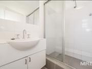 Light filled apartment in a prime location