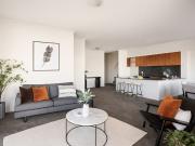 FANTASTIC TWO BEDDER OVERLOOKING ALBERT PARK