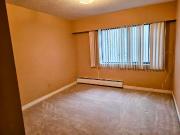 208 214 E 15TH STREET, North Vancouver, BC V7L 2R3 Condo...