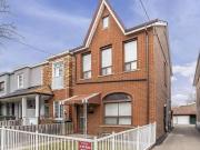 209 Clinton Street A Toronto ON M6G 2Y4 2 Bedroom...