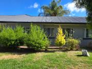 20 Bedroom House in Universitas