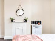 20 Burchett Grove, Woodhouse, Leeds. 5 bed terraced...