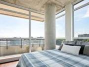 20 Gladstone Avenue 89075 Toronto ON M6J 3K6 2 Bedroom...