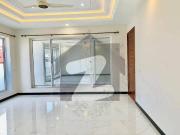 20 Marla Brand New Luxurious Designer House Ground...