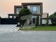 20 Marla Ultra Modren Design House for Rent at the Prime...