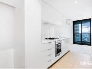2105/285 La Trobe Street, MELBOURNE Apartment for rent...