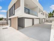 2/108 Falconer Street, SOUTHPORT, QLD 4215