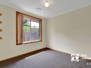 2/113 Cowper Street, 3011, Footscray Vic