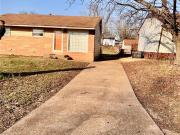 211 Perthshire Rd, St. Louis, MO 63137 | Compass
