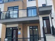 212 140 Canon Jackson Drive, Toronto, ON, M6M 0B9...