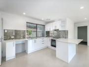 2/13 Morinda Way, Labrador, QLD 4215