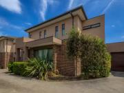 2/151 Waverley Road, Chadstone VIC 3148