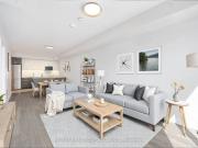 215 664 Spadina Avenue