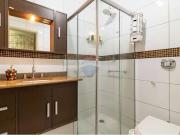 215 Área Útil Sobrado Alugar, 6 Dormitórios localizado...