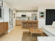 215 RAGLAN Street Unit# 2