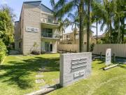 2/164 Frank Street, Labrador, QLD 4215