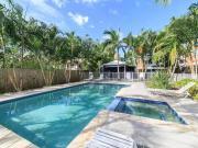 2/170 Whiting Street, Labrador, QLD 4215