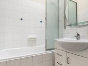 2/18 Johnstone Street, Malvern VIC 3144