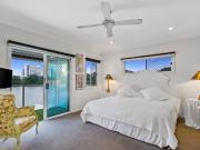 2/195 Stanhill Drive, Chevron Island, QLD 4217