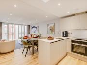 219 Baker, Baker Street, Marylebone NW1, 3 bed flat to...