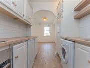 325,000 | 21 Bridgewater Court, Fairhill Road Lower,...