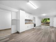 Five Bedroom Dual Living Home Yard Maintenance Included! Five Bedroom Dual Living Home Yard Maintenance Included!