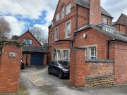 21 Lenton Avenue, Nottingham. 3 bed flat to rent £1,600...