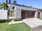 21 Tarcoola Crescent, Surfers Paradise, QLD 4217