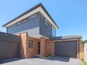 2/1 Taylors Avenue, Reservoir