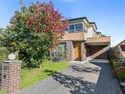 21A & 21B Kingsley Grove, Mount Waverley VIC 3149 House...