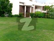 Spacious bungalow for office in block 6 pechs karachi