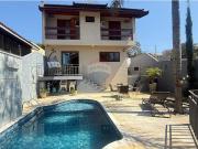 220 Área Útil Casa Alugar, 3 Dormitórios localizado em...