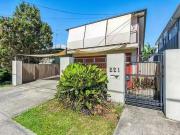 2/221 Cornwall Street, Greenslopes, QLD 4120