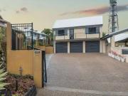 2/23 Balmoral Drive, Castle Hill, QLD 4810