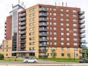 2240 Boulevard Thimens Montréal QC H4R 2M1 2 Bedroom...
