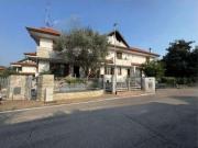 226/2025 U VA Porzione di villa a schiera in asta a Marnate