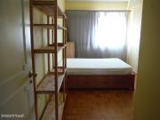 22876 Quarto com cama de solteiro em.