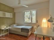 228881 Quarto com cama de solteiro em.