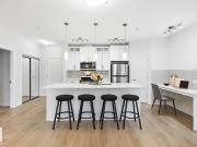 228 812 Welsh Drive SW