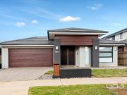 228 Frontier Avenue, Aintree