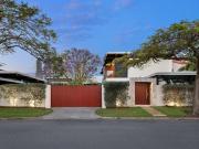 22 Admiralty Drive, Paradise Waters – Unrivalled...