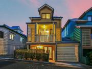 22 robert street, spring hill, qld, 4000