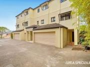 2/2 Tourangeau Crescent, Varsity Lakes, QLD 4227