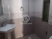 2300 Ft² Flat for Rent