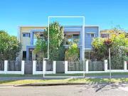 2/3031 The Boulevard, Carrara, QLD 4211