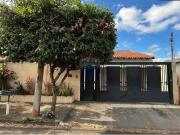 230 Área Útil Casa Alugar, 3 Dormitórios localizado em...