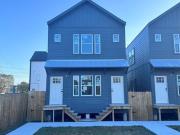 230 E 38th St, Houston, TX 77018